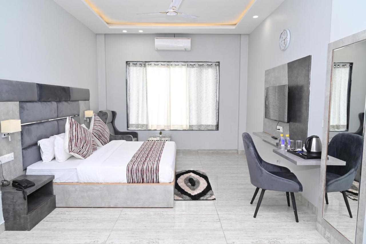 Hotel Vasdaa Grand دهرادون المظهر الخارجي الصورة