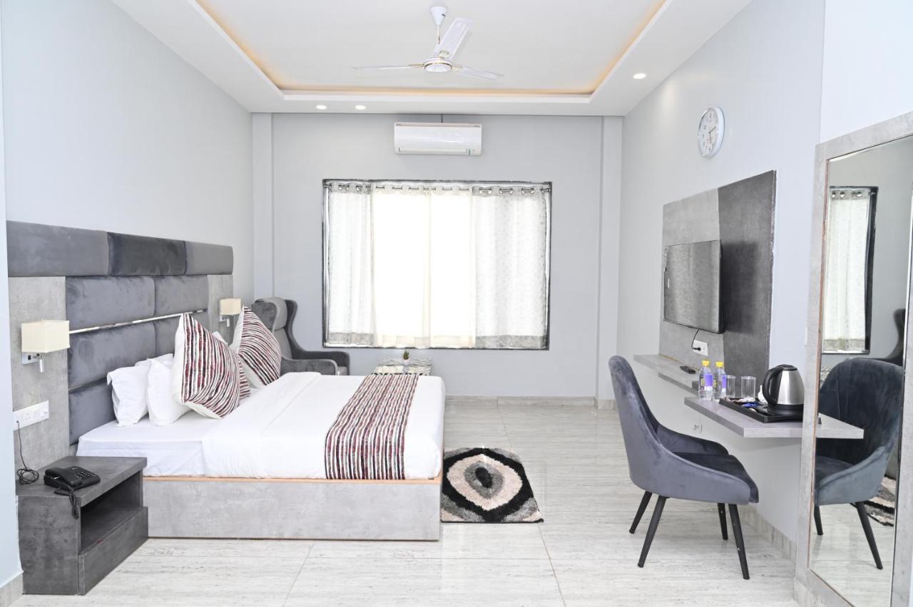 Hotel Vasdaa Grand دهرادون المظهر الخارجي الصورة