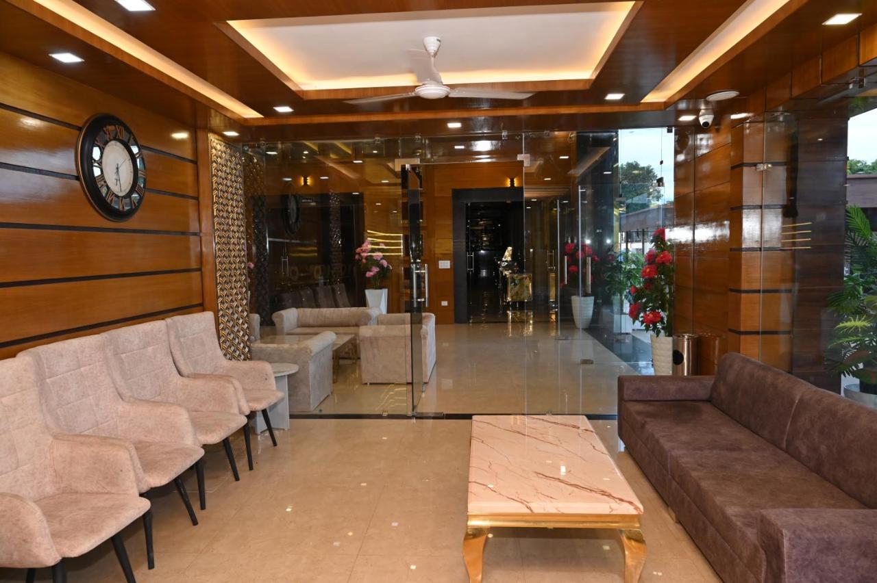 Hotel Vasdaa Grand دهرادون المظهر الخارجي الصورة