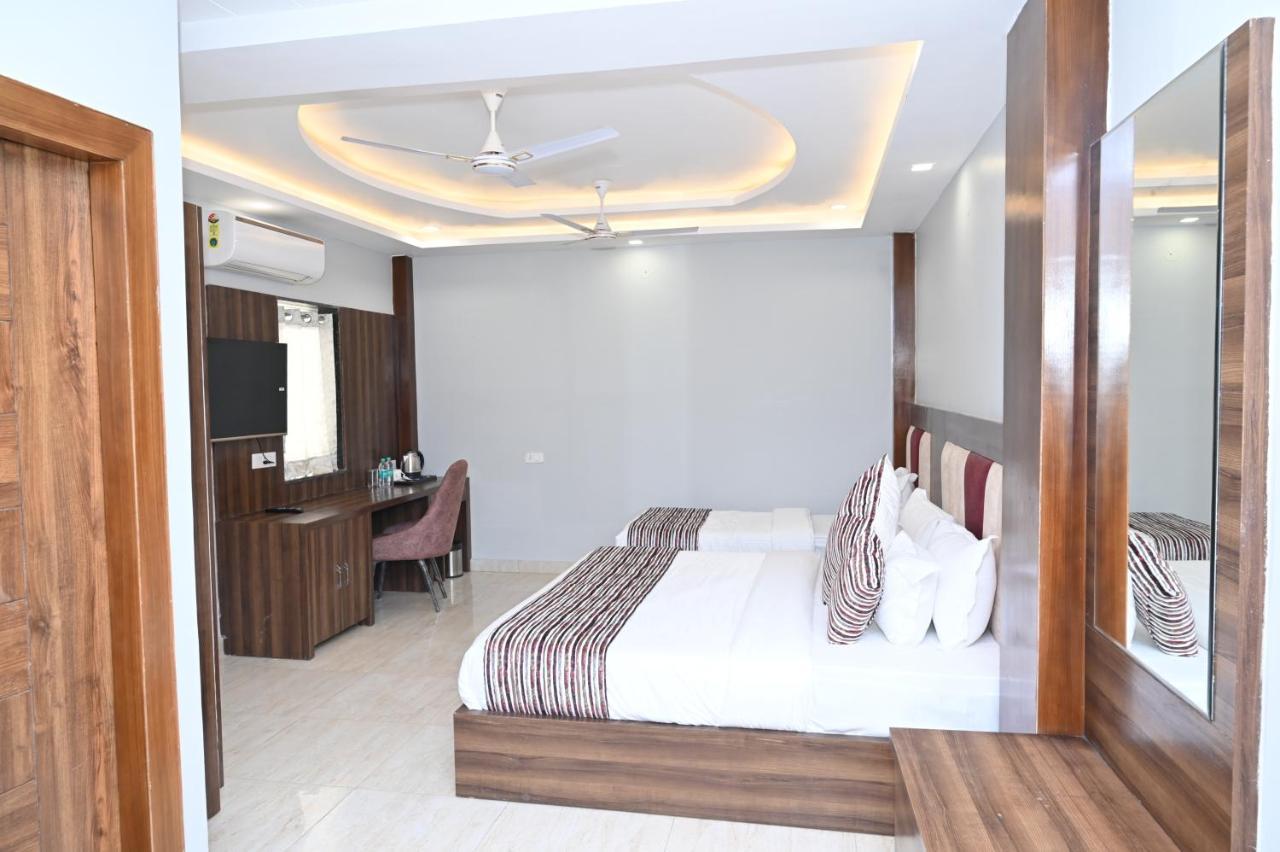Hotel Vasdaa Grand دهرادون المظهر الخارجي الصورة