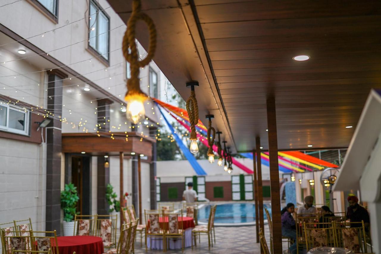 Hotel Vasdaa Grand دهرادون المظهر الخارجي الصورة