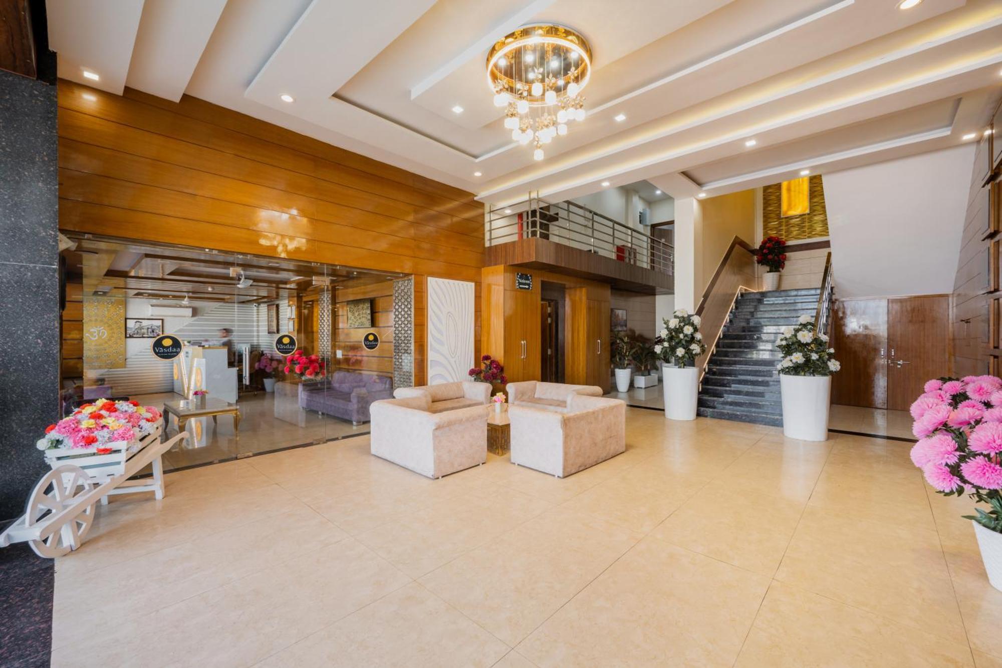 Hotel Vasdaa Grand دهرادون المظهر الخارجي الصورة