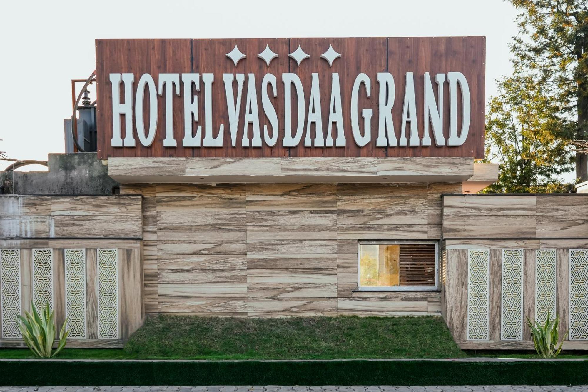 Hotel Vasdaa Grand دهرادون المظهر الخارجي الصورة
