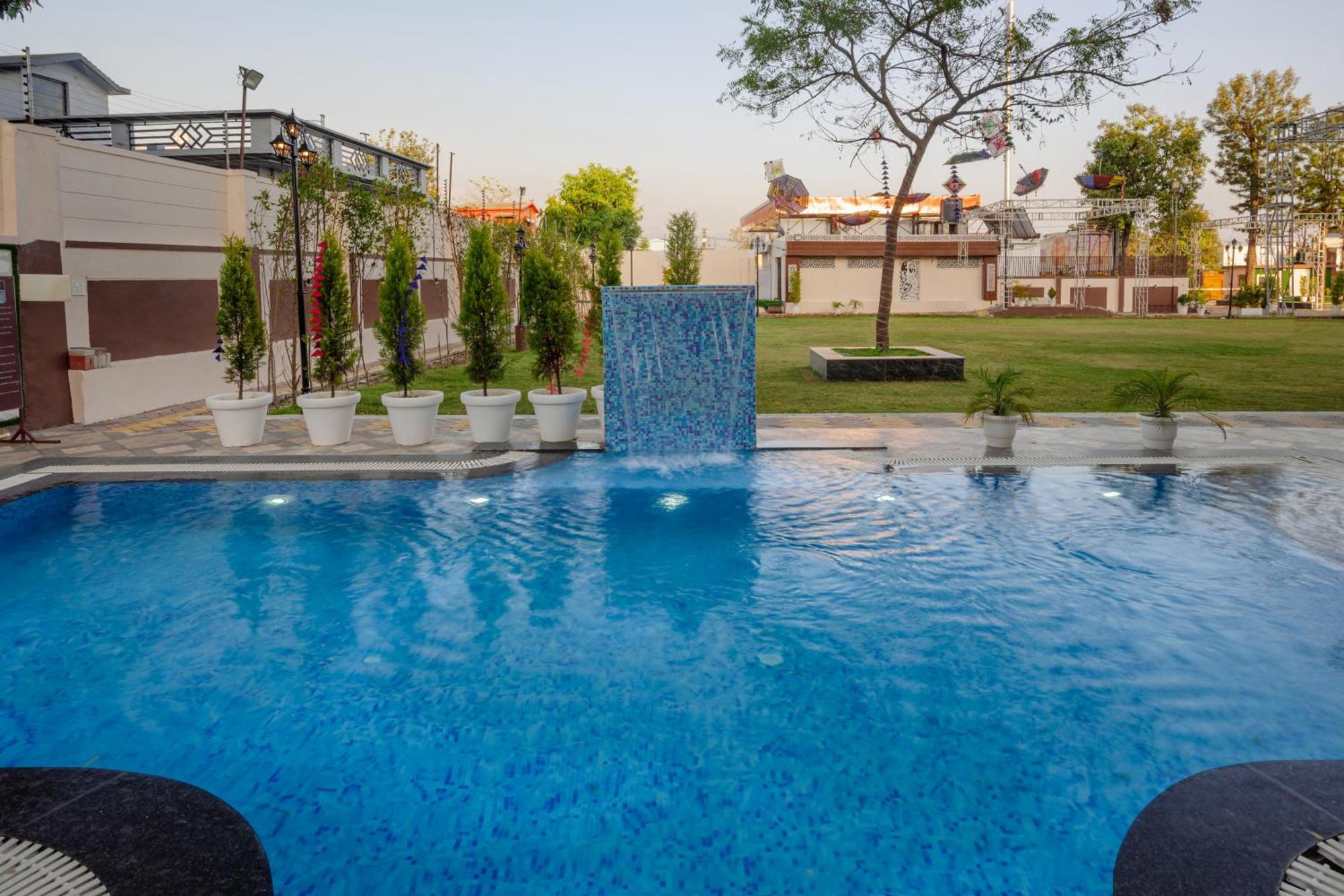 Hotel Vasdaa Grand دهرادون المظهر الخارجي الصورة