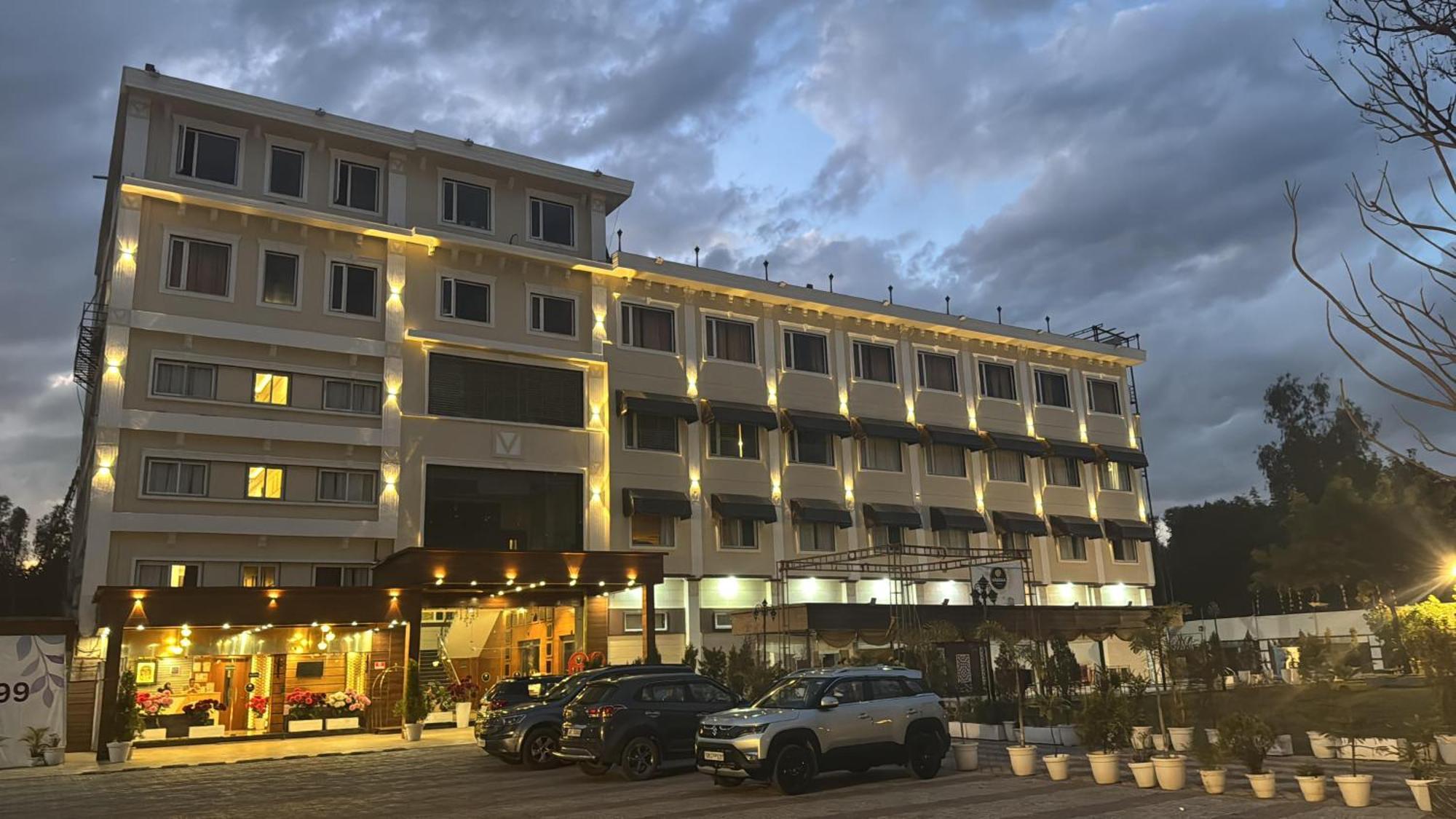 Hotel Vasdaa Grand دهرادون المظهر الخارجي الصورة